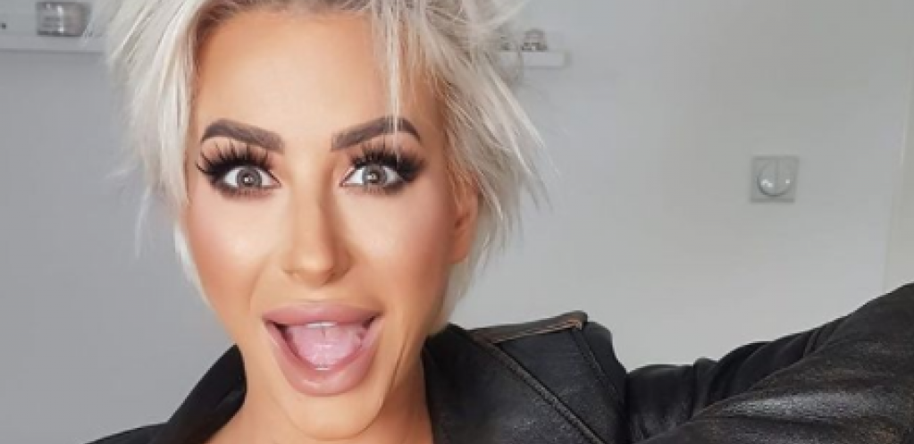 NEĆETE SKINUTI POGLED SA OVE FOTOGRAFIJE Ovo je transformacija veka, Dušica Jakovljević neprepoznatljiva, evo kako je izgledala na početku karijere (FOTO)