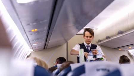 Zbog velikog broja incidenata određene aviokompanije ukidaju služenje alkohola tokom leta