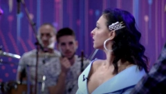 SIMKE SE OSVETIO LJUPKI ZA RAZLUPANE AUTOMOBILE?! General uništio pevačici rođendan: On mi je slao komunalce i sekao struju!