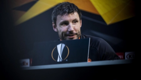 PONOVO NA VELIKOM ZADATKU! Legendarni Holanđanin postao trener Bundesligaša!