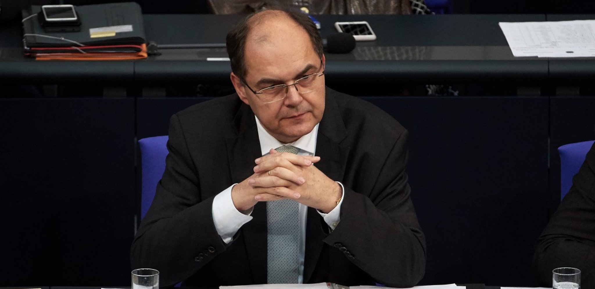 PRVO ŠMITOVO ZVANIČNO OBRAĆANJE Novi visoki predstavnik umislio da je Bog na Zemlji!