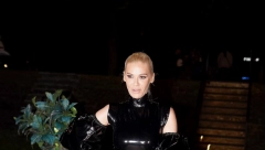 MUŠKARCIMA IDE VODA NA USTA, PRITISAK IM SKAČE Nataša Bekvalac se skinula i namazala uljem, Ibica gori!