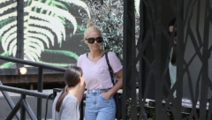 BEKVALČEVA ODVELA ĆERKU U CRNU GORU DA JOJ POKAŽE KAKO ONA ZARAĐUJE Život nije svila i kadifa! (VIDEO)