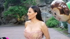 DUPLO SLAVLJE Bogdanin otac danas takođe slavi rođendan, Ceca u nikad izazovnijem izdanju se latila mikrofona i dovela atmosferu do usijanja (VIDEO)