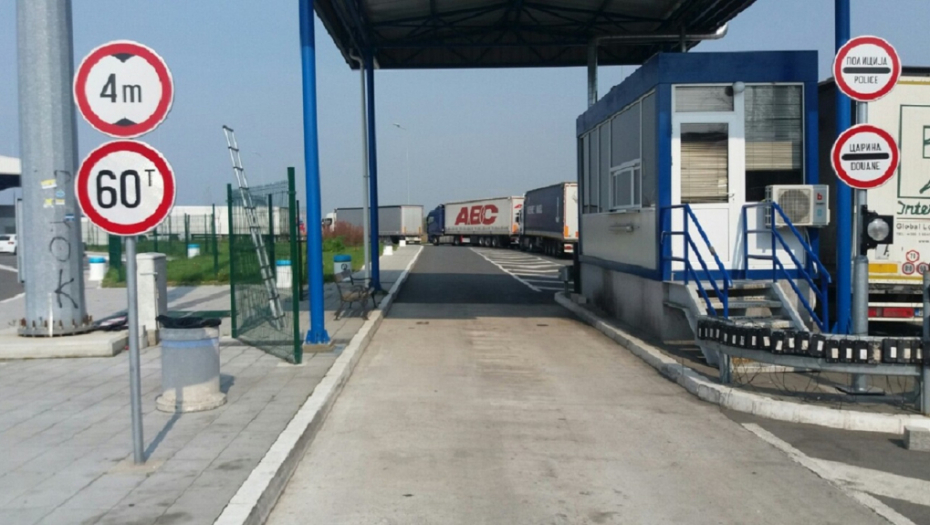 FILMSKA POTERA ZA CRNOGORCEM Probio rampu na graničnom prelazu