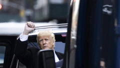 UDARNO HAPŠENJE U AMERICI Novi udar na Trampa! (VIDEO)