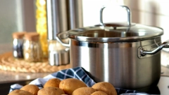 KUVAMO U NJIMA, ALI DA LI SU ZAISTA ZDRAVI Evo koji lonci ispuštaju štetne materije