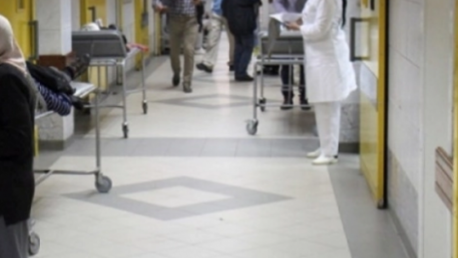 BEBA OD 20 DANA U BOLNICI ZBOG KORONE Krmelj u oku je bio prvi simptom zaraze