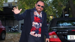 MILE KITIĆ OTKRIVA KOLIKO MU JE BIO TRNOVIT PUT NA POČETKU KARIJERE Pesma koja ga je proslavila nije bila namenjena njemu