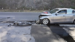 SLETEO SA PUTA I URADIO U OGRADU Teška saobraćajka kod Niša, 5 osoba povređeno