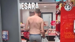 PRENERAŽENI KUPCI U NEVERICI Mladić bez odeće ušao u radnju na Novom Beogradu (FOTO)