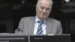 ISPLIVAO SNIMAK GENERALA MLADIĆA KOJI JE ZAPALIO DRUŠTVENE MREŽE Mnogi su oduševljeni njegovim umećem (VIDEO)