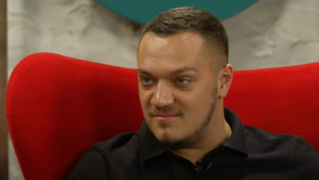 HAOS U BUDVI! GASTOZ SE POTUKAO SA RADNIKOM PICERIJE, PA UZEO FLAŠU DA GA UDARI Turisti se sklanjali da ne stradaju!