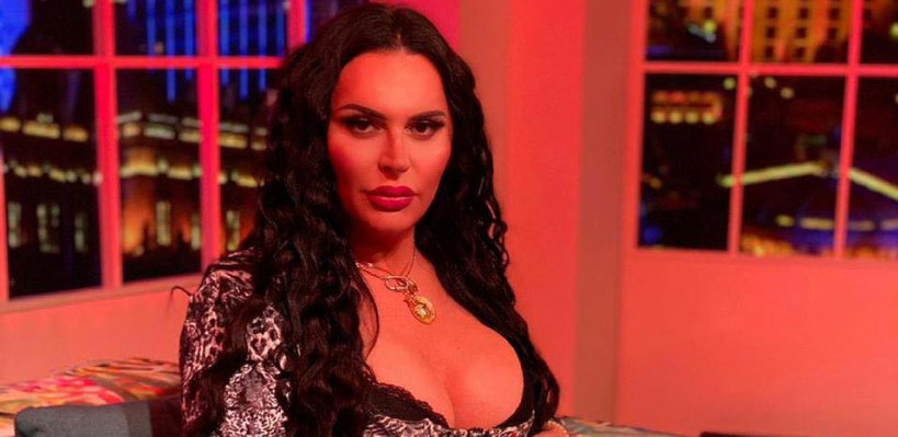 JEZIVO! ELEKTRA ELIT ODSEKLA PARČE MUŠKOG POLNOG ORGANA! Transrodna pevačica šokirala javnost, evo šta se desilo!