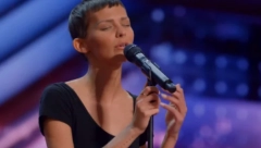 CELI SVET U SUZAMA Mladoj Amerikanki doktori dali dva meseca života, ona izašla na binu poznatog muzičkog takmičenja i ostavila sve u čudu (VIDEO)