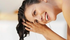 Jesen samo što nije stigla: Vreme je da pripremite kosu za hladnije dane i napravite masku od meda i kvasca