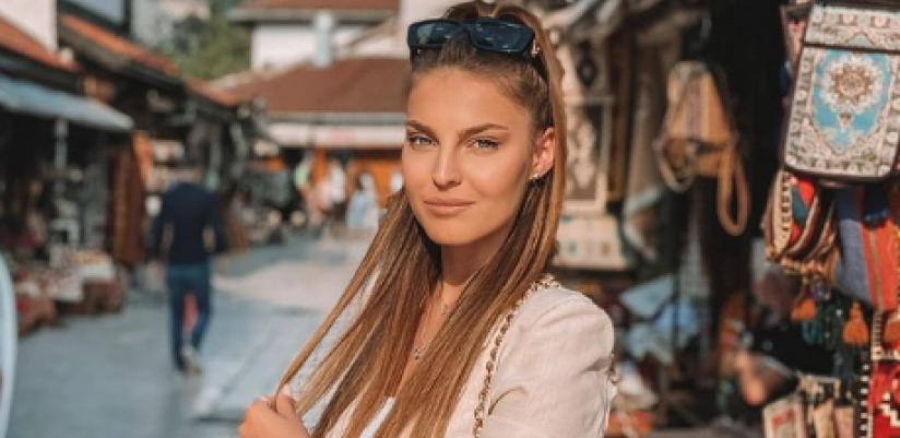 DŽEJLA U NEVIĐENO PROVOKATIVNOM IZDANJU Ramovićka iznenadila fanove izborom garderobe, pevačica oduševila publiku!