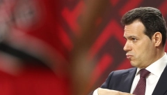 ITUDIS PRED ZVEZDU! Igraju na granici faula!