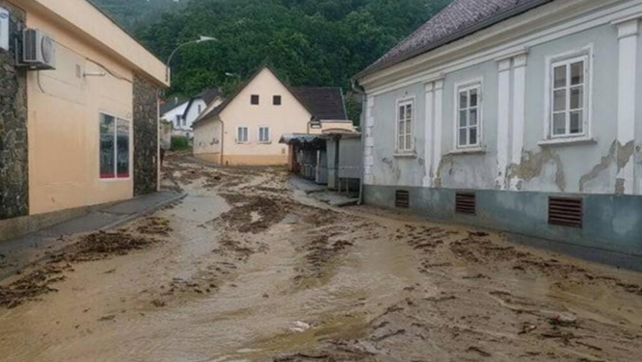 REKE BLATA NA ULICAMA POŽEGE: Slavonski grad pogodilo jako nevreme (VIDEO)