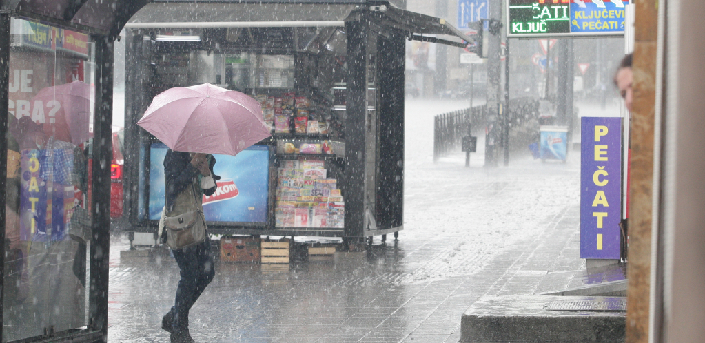 RHMZ UPOZORAVA! Sutra stiže ledena kiša u ove delove Srbije