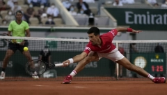 PLANETA JE OSTALA U ČUDU! Novaku je usred meča stigao paket, a svi pričaju o njegovom sadržaju (VIDEO)