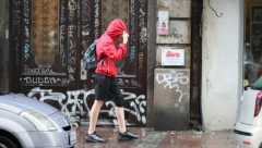 VIC DANA Uhvatila kiša Pericu u povratku kući iz škole...