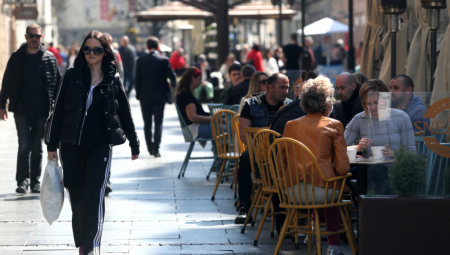 ČEKA NAS PRAVI PROLEĆNI PETAK Iskoristite sunčani vikend, od ponedeljka stiže velika promena vremena