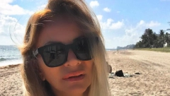 IMALA JE BRDO LOVE! Harala je domaćom scenom, brojni skandali pratili su njen život, nakon šokantne prevare završava u zatvoru, a evo kako pevačica danas izgleda