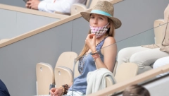 IZRAZ LICA JELENE ĐOKOVIĆ GOVORI  SVE! Ovako je Noletova supruga reagovala u taj-brejku prvog seta! (FOTO)