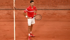 KOMŠIJE SE ODUŠEVILE, ĐOKOVIĆU SE POKLONILI I NAJVEĆI KRITIČARI! Ovako su strani mediji ispratili epski meč Rafe i Novaka! (FOTO)