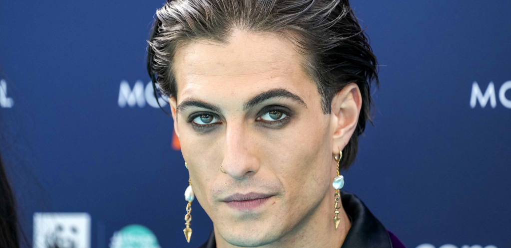 DAMIJANO PONOVO ŠOKIRA JAVNOST! Kontroverzni pevač stajlingom ostavio sve bez teksta