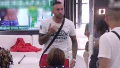 ŠA NE PRESTAJE DA SE SVAĐA CEO DAN  Bivša verenica uspela da ga zavadi sa Đedovićem, opšti haos u kući, niko nikoga ne sluša, ali zato svi viču (FOTO)
