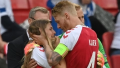 JEZIVA SCENA U KOPENHAGENU! Eriksonova supruga sišla na teren! (FOTO)