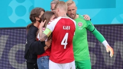 BRAVO! On je prvi pritrčao u pomoć Eriksenu, herojski čin kapitena Danske!