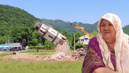 FATA ORLOVIĆ U BOLNICI Tražila da se ukloni pravoslavna crkva, sad se bori za život