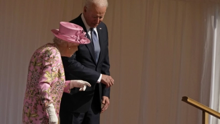 PENZIONERSKI: Bajden na čajanki sa Elizabetom II (FOTO)