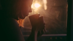 Čaj od orahovih pregrada: Deluje protiv začepljenja arterija, srčanih bolesti i temperature