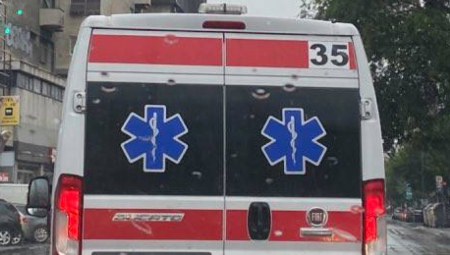 POGINUO RADNIK U BORSKOJ TOPIONICI Pala mu je greda na glavu prilikom podizanja krana