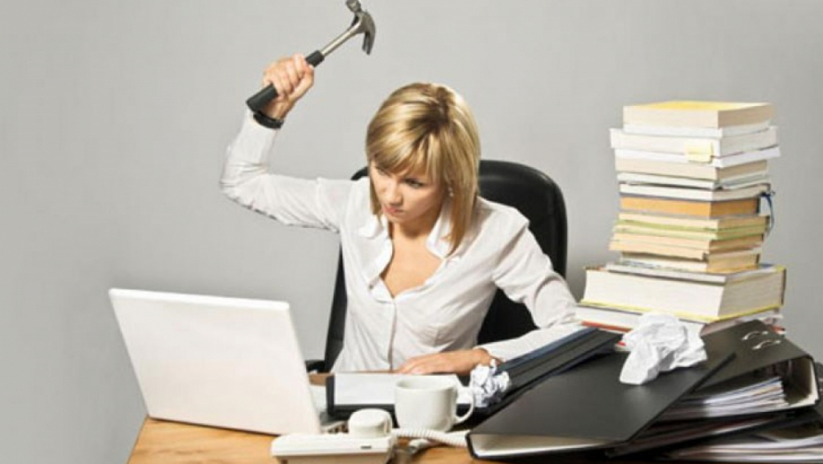 PRITISNUTI POSLOM, OBAVEZAMA, PORODICOM, SVEGA NAM JE PREKO GLAVE Postoji rešenje koje ne košta ništa, a stručnjaci garantuju da pomaže!