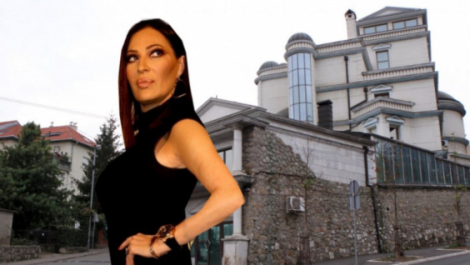 POČELE PRIPREME ZA VEČERAŠNJU GALA ŽURKU U VILI NA DEDINJU Slavljenici Ceci pristižu čestitke sa svih strana, dostavna vozila na ulazu napravila opšti kolaps (FOTO)