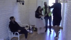 OVO JE ZA DISKVALIFIKACIJU! Maja nakon udaraca glavom u vrata brutalno nasrnula na Janjuša, obezbeđenje momentalno uletelo da interveniše (FOTO)