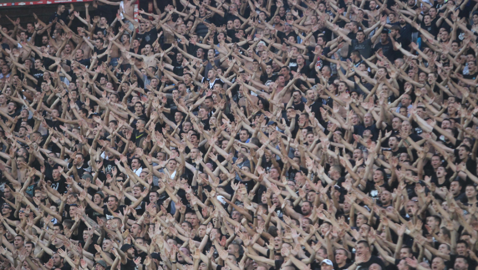 PUBLIKA SE VRAĆA NA TRIBINE! Krizni štab odlučio!