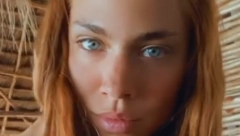 URAGANKA SE SKINULA NA EGZOTIČNOJ PLAŽI Ksenija Knežević nikad provokativnija pokazala zmijsko telo (FOTO)