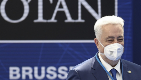 KRIVOKAPIĆ LJUBIO SKUTE BAJDENU "Prvi put sam ovde, mi smo vaša nada!"