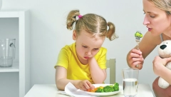 OD PROBIRLJIVCA DO HRANOLJUPCA Kako da uspete da nagovorite dete da jede sve iz tanjira bez ucena i ultimatuma