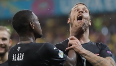 BEZ MILOSTI! Arnautović suspendovan!