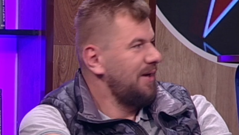 JANJUŠ BACIO OKO NA NOVU ZADRUGARKU Odmah se oglasio i javno joj uputio poruku i to bez blama, ima 19 godina, ali mu to ne smeta (FOTO)