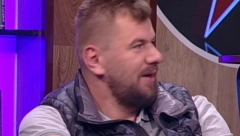 JANJUŠ BACIO OKO NA NOVU ZADRUGARKU Odmah se oglasio i javno joj uputio poruku i to bez blama, ima 19 godina, ali mu to ne smeta (FOTO)
