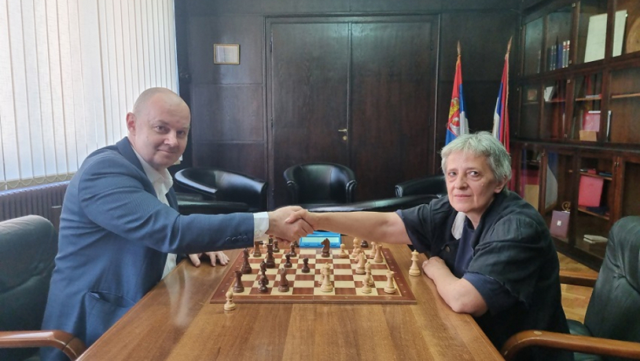 ŽENA VELEMAJSTOR! Irina Čoluškina - selektorka naše reprezentacije i prva žena koja se kandidovala za predsednicu ŠSB!