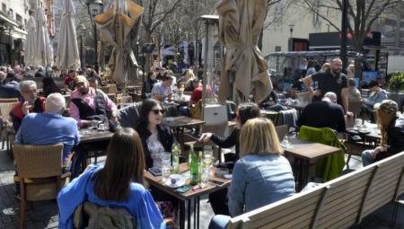 NOVE MERE Ovo su uslovi za ulazak u kafiće, restorane i kladionice posle 20 časova